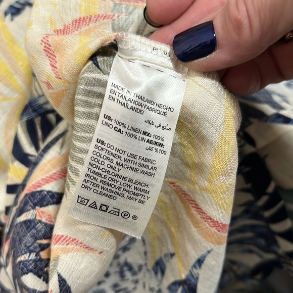 Chico's Linen No Iron Tropical Print Quarter Sleeve Blouse Size 3(16-18) - Picture 3 of 9